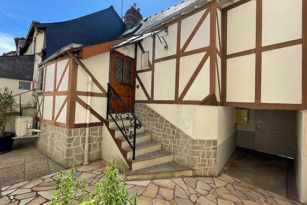 Centre-Ville : Maison De Charme - Secteur Calme Лаваль Экстерьер фото